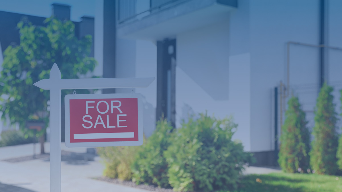 house-for-sale-sign-in-suburban-neighborhood-2026-06-16-06-26-58-utc-gradient